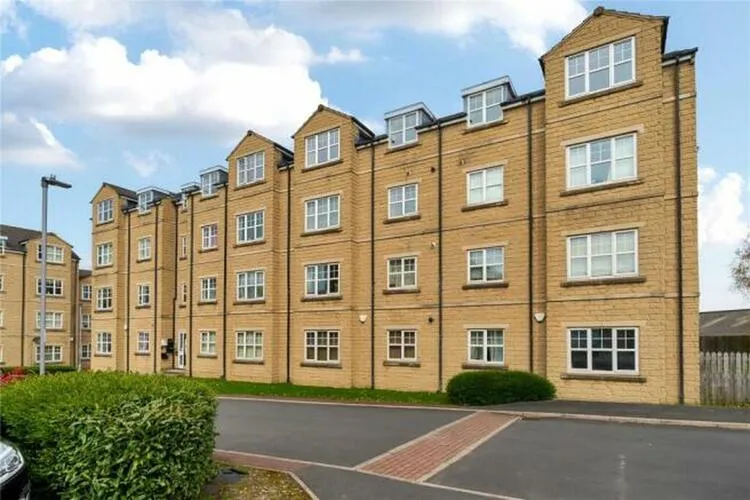 68 Woolcombers Way, Bradford BD4 8JF