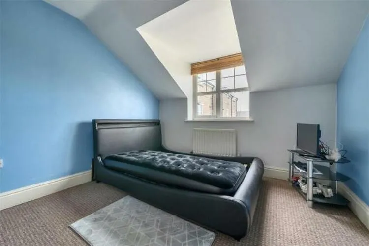 68 Woolcombers Way, Bradford BD4 8JF