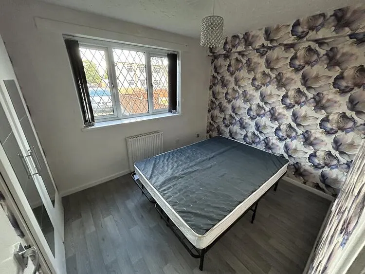 10 Wordsworth Close, Tipton DY4 0TQ