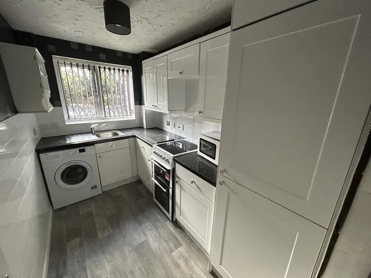 10 Wordsworth Close, Tipton DY4 0TQ