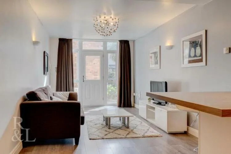 Flat 2 The Swans, 90 Radcliffe Road, West Bridgford NG2 5HH