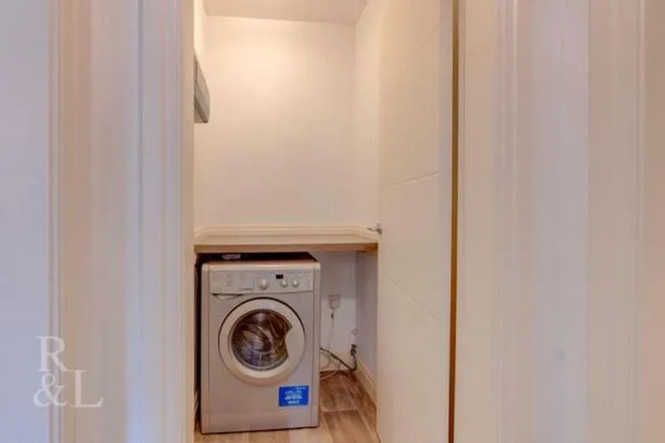 Flat 2 The Swans, 90 Radcliffe Road, West Bridgford NG2 5HH