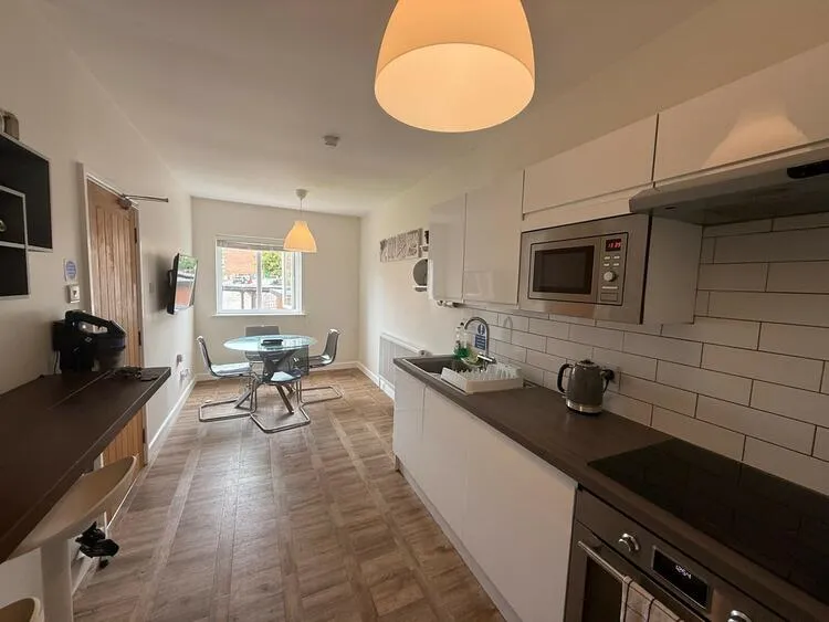 1A & 1B Radford Grove Lane, Nottingham NG7 5QB