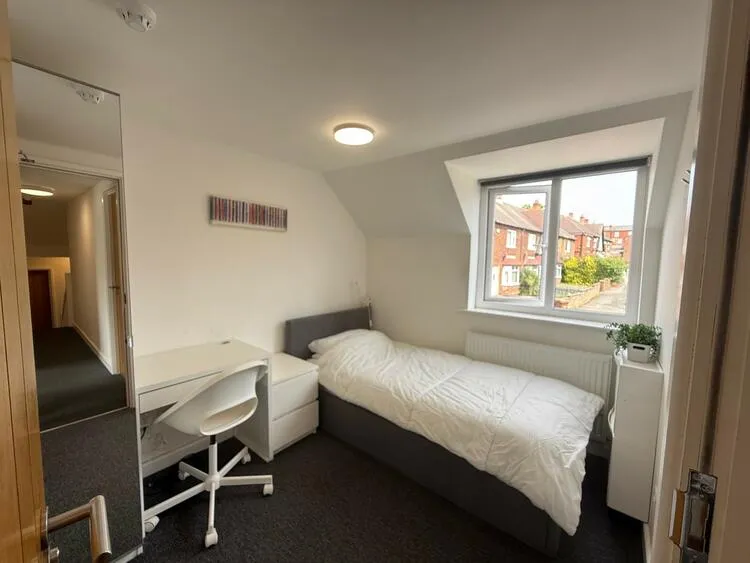 1A & 1B Radford Grove Lane, Nottingham NG7 5QB