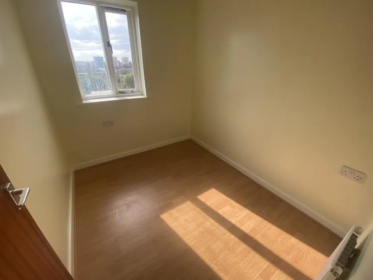 10 St. James Park, Wakefield WF1 4EU