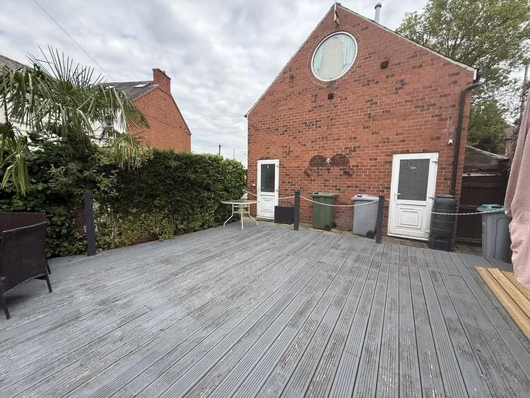 Unit 1, 2, 3 and Peak House at 77 Appleton Gate, Newark NG24 1LP