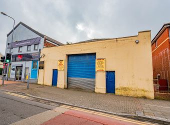 Large industrial unit in this busy area of Cardiff extending to approximately 5,500sqft formerly operated as a car servicing garage. Suitable for a variety of uses, subject to any necessary consents. Please note that the adjacent building is for sale as the previous lot.