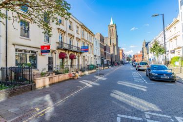 Four storey Grade II property in the heart of Cardiff city centre with recently awarded planning for conversion to a ground floor and basement commercial unit and three spacious aprtments. (Ref 23/02039/LBC)