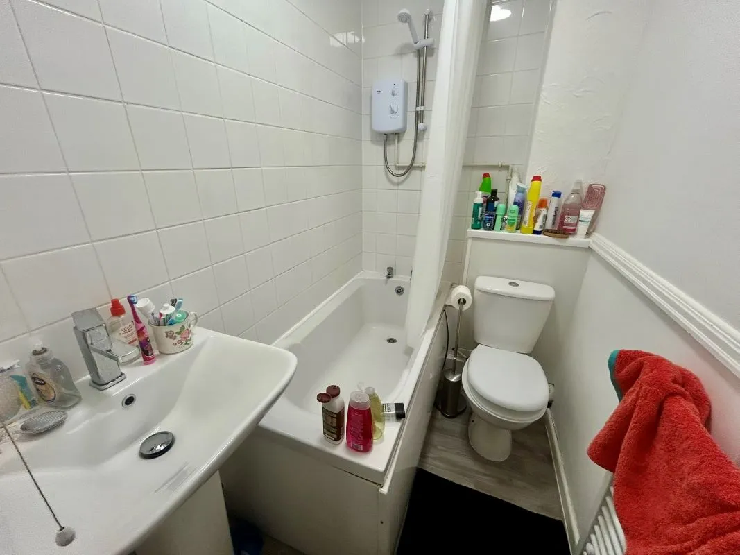 Substantial and recently refurbished residential investment in sought after Penarth location. Informed rental income of £55,140pa representing an Initial Gross Yield of 10%.