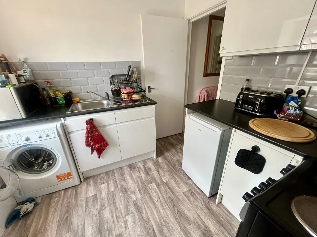Substantial and recently refurbished residential investment in sought after Penarth location. Informed rental income of £55,140pa representing an Initial Gross Yield of 10%.