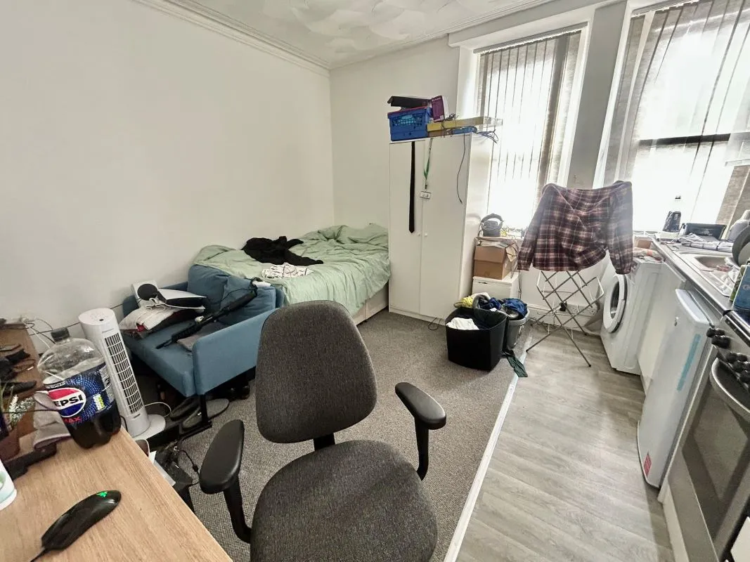 Substantial and recently refurbished residential investment in sought after Penarth location. Informed rental income of £55,140pa representing an Initial Gross Yield of 10%.