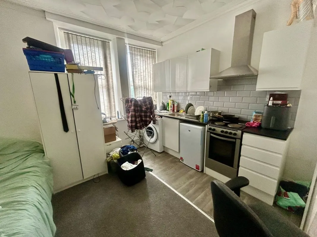 Substantial and recently refurbished residential investment in sought after Penarth location. Informed rental income of £55,140pa representing an Initial Gross Yield of 10%.