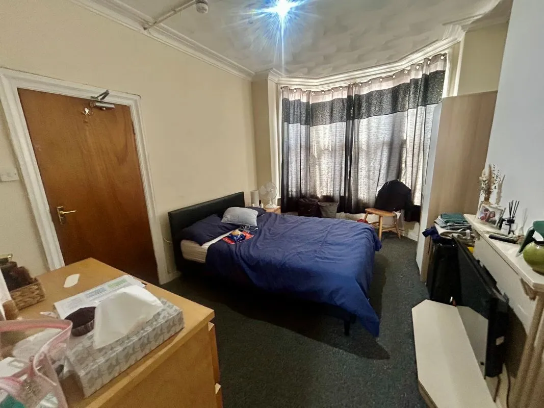 Bay-fronted residential investment split into 4 units in sought after location. Informed rental income of £29,700pa representing an Initial Gross Yield of circa 12%.