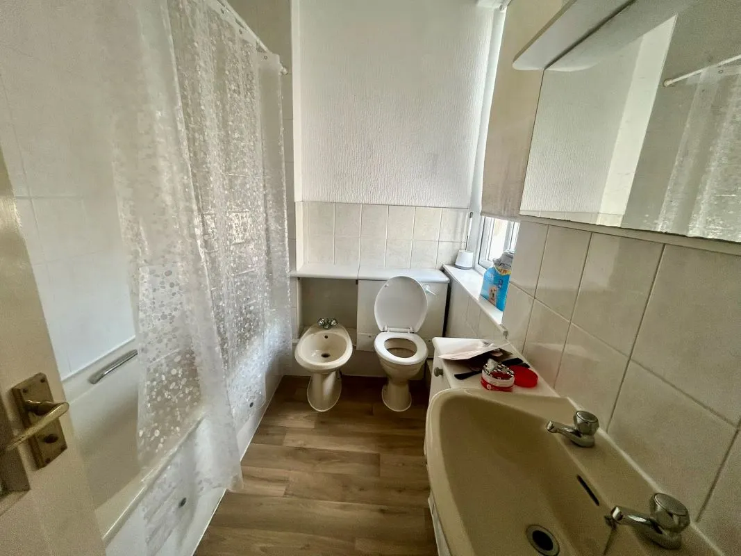 Bay-fronted residential investment split into 4 units in sought after location. Informed rental income of £29,700pa representing an Initial Gross Yield of circa 12%.