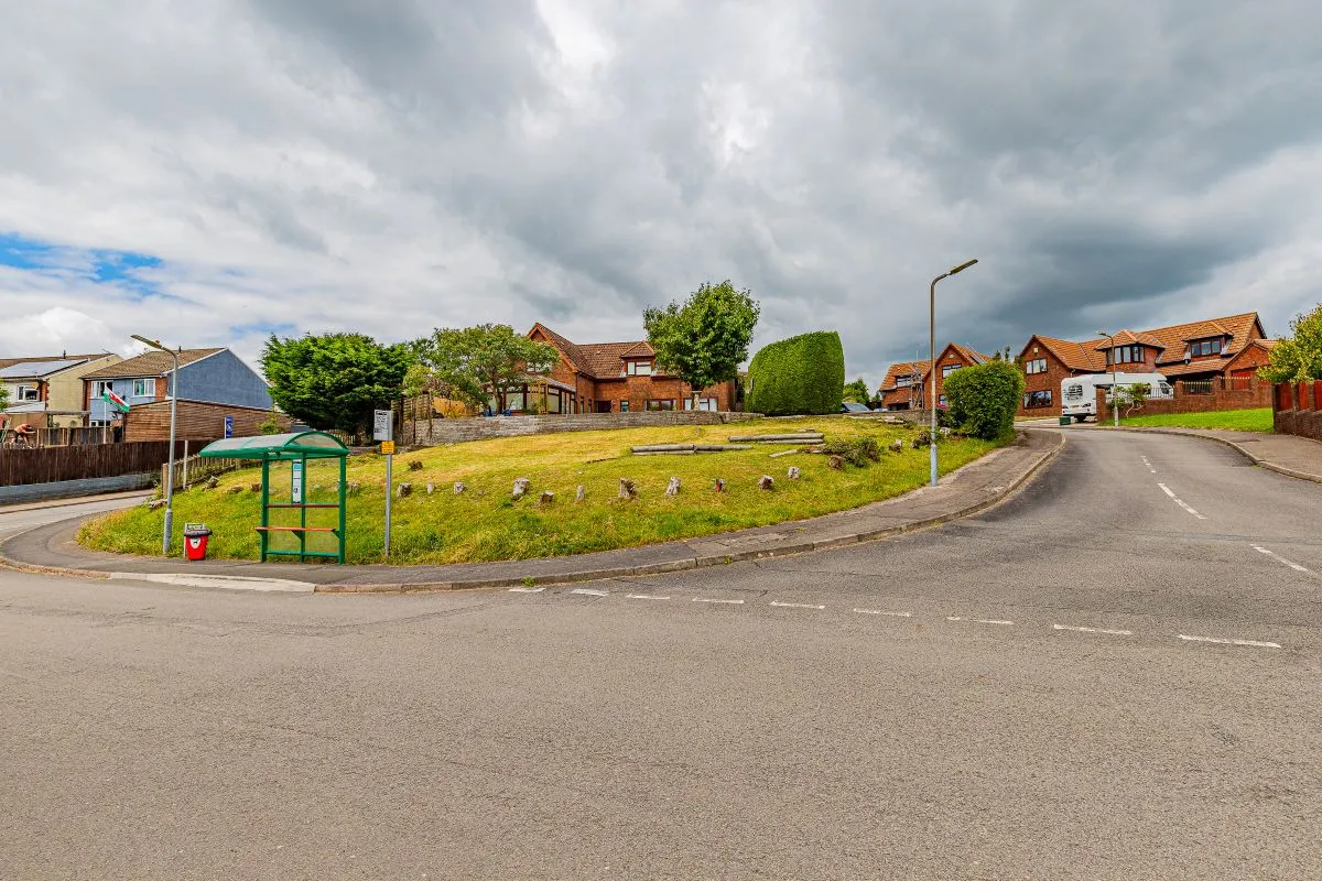 Opportunity to acquire plot of land of approx 0.1 acre with granted planning permission for a 4 bedroom detached property with parking located in a quiet residential development in Energlyn, Caerphilly,