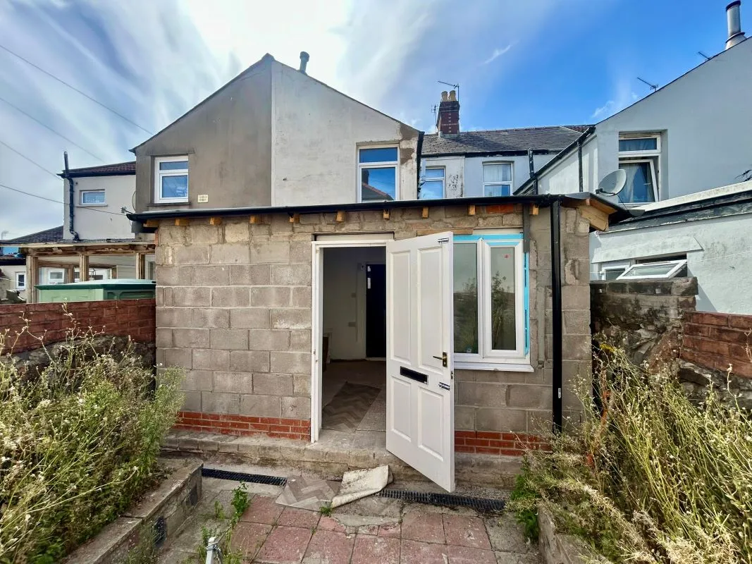 A traditional extended mid terraced house located in Riverside, offering excellent potential for modernisation and improvement. Within a short distance to the city centre.