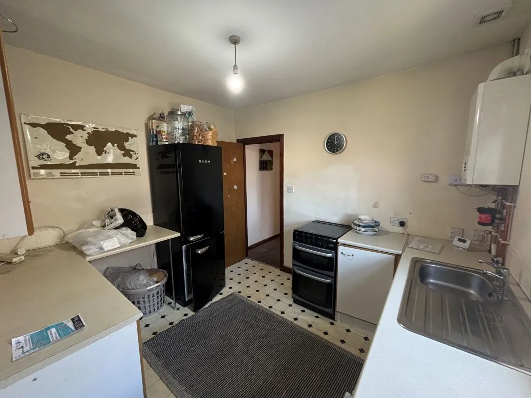 Bay-fronted end of terrace property converted into two apartments in this popular and well regarded area of Llanelli.