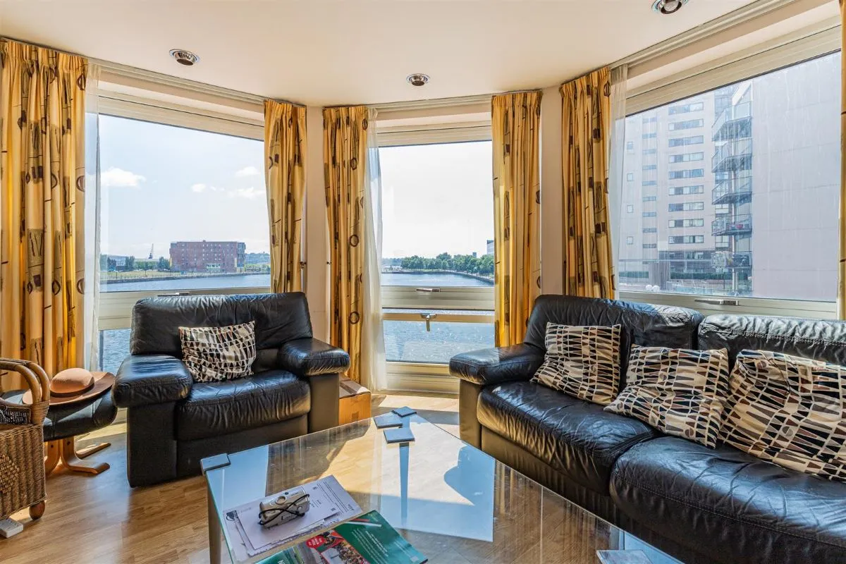 Two bedroom apartment in Adventurers Quay in Cardiff Bay offering secure living with stunning views over the River Taff and surrounding area producing an approx. 7.1% gross net yield.