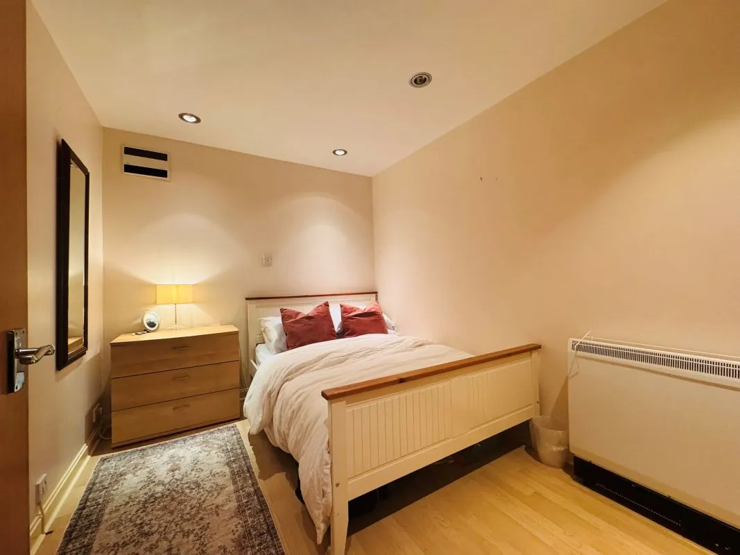 Two bedroom apartment in Adventurers Quay in Cardiff Bay offering secure living with stunning views over the River Taff and surrounding area producing an approx. 7.1% gross net yield.
