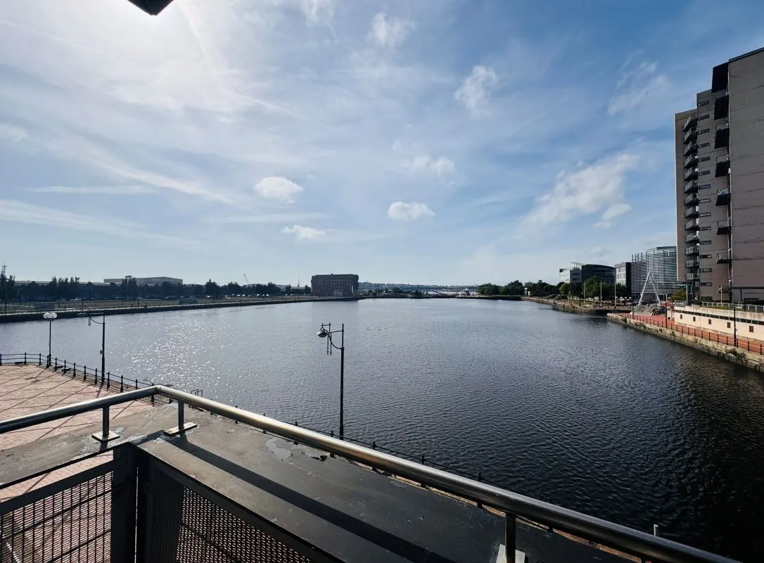 Two bedroom apartment in Adventurers Quay in Cardiff Bay offering secure living with stunning views over the River Taff and surrounding area producing an approx. 7.1% gross net yield.