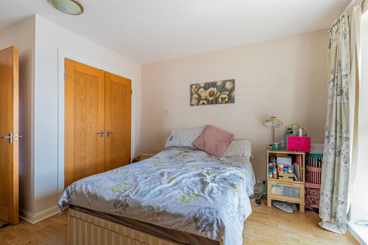 Two bedroom apartment in Adventurers Quay in Cardiff Bay offering secure living with stunning views over the River Taff and surrounding area producing an approx. 7.1% gross net yield.
