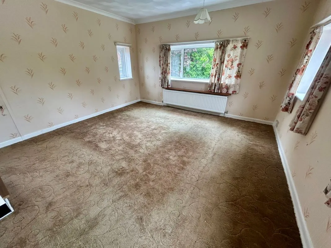 A substantial, four bedroom home in a generous plot with a driveway and double garage. Located on the edge of this popular village close to Abergavenny. In need of repair and improvement throughout.