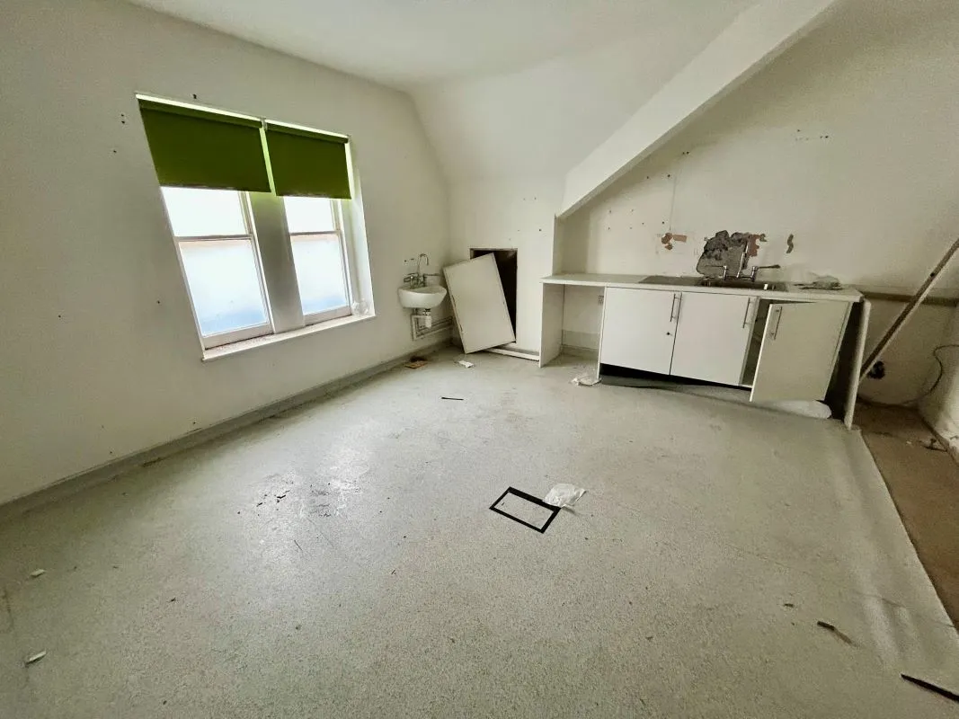 A pair of four-storey Victorian villas in the heart of Cardiff city centre with parking to the rear. Currently arranged as office space but could be suitable for a variety of uses, subject to consents. Vacant.