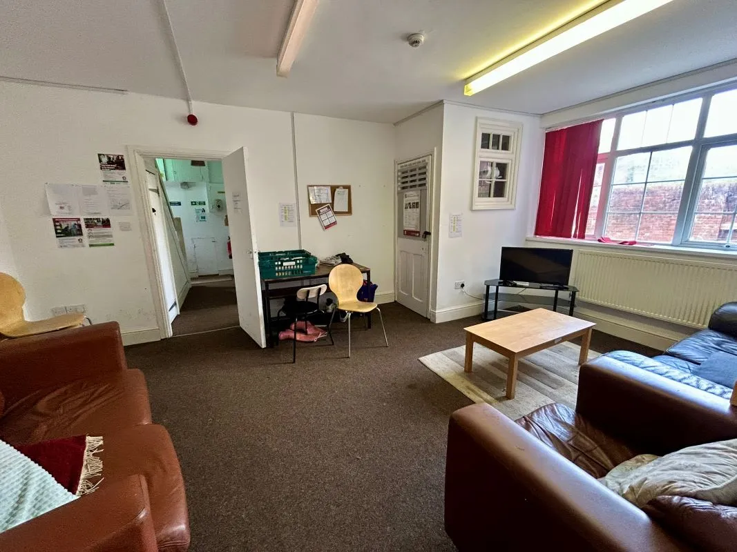 Two storey office investment property in the centre of Newport let for £12,000 per annum representing an Initial Gross Yield of 12%. Planning awarded for conversion to a 5 bed HMO.