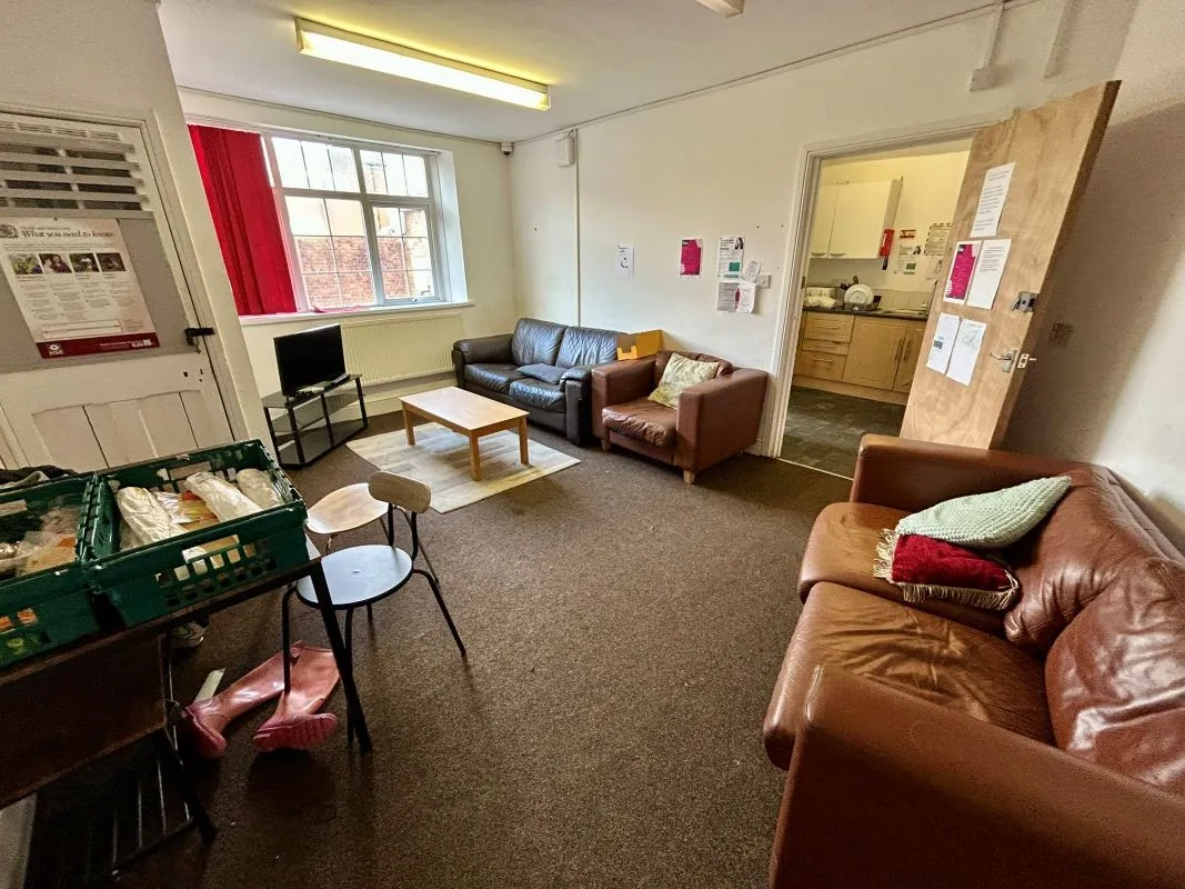 Two storey office investment property in the centre of Newport let for £12,000 per annum representing an Initial Gross Yield of 12%. Planning awarded for conversion to a 5 bed HMO.