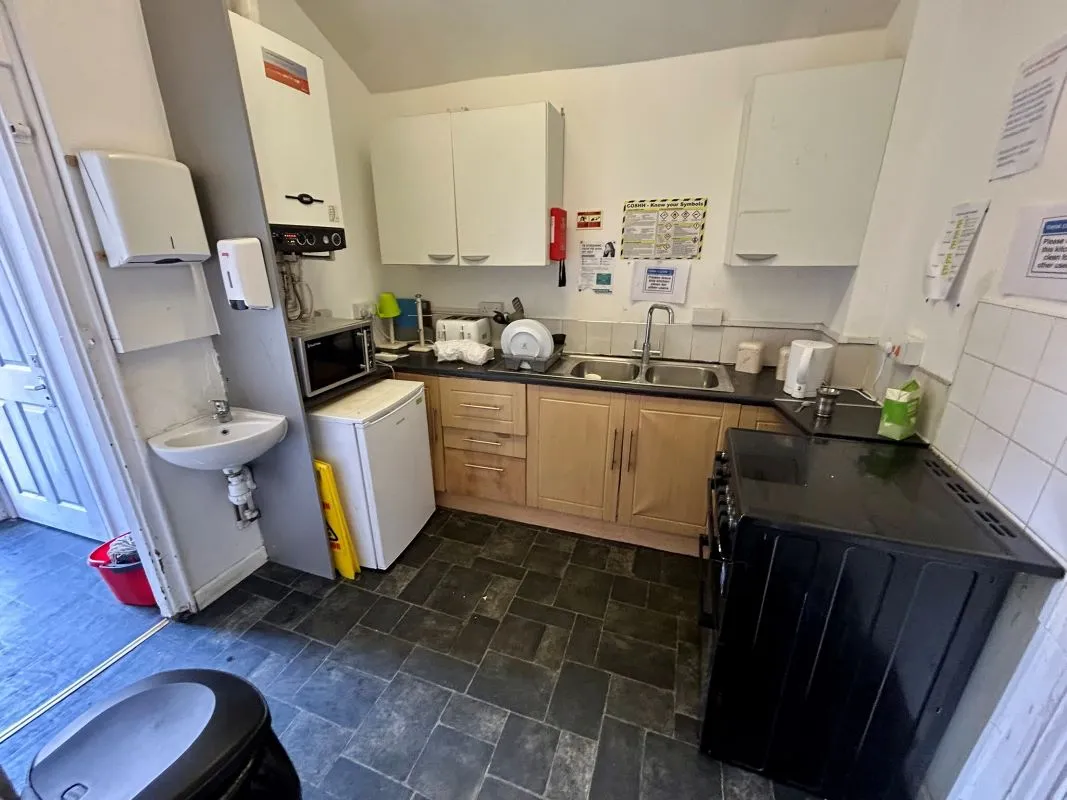 Two storey office investment property in the centre of Newport let for £12,000 per annum representing an Initial Gross Yield of 12%. Planning awarded for conversion to a 5 bed HMO.