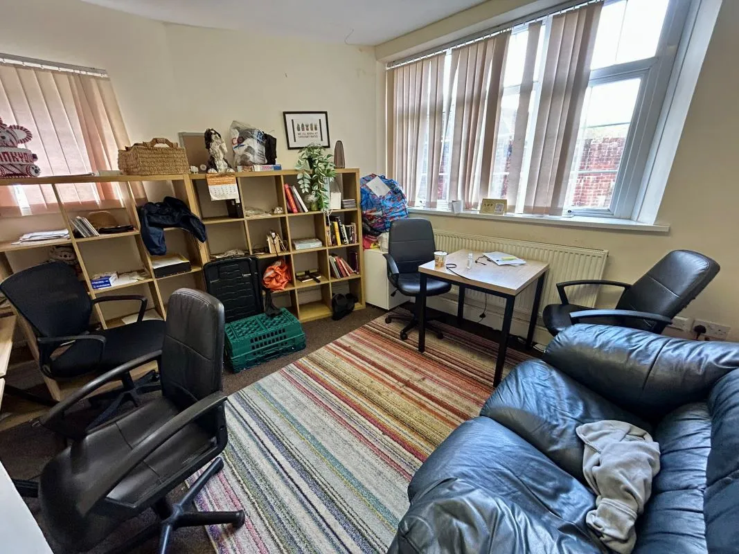 Two storey office investment property in the centre of Newport let for £12,000 per annum representing an Initial Gross Yield of 12%. Planning awarded for conversion to a 5 bed HMO.