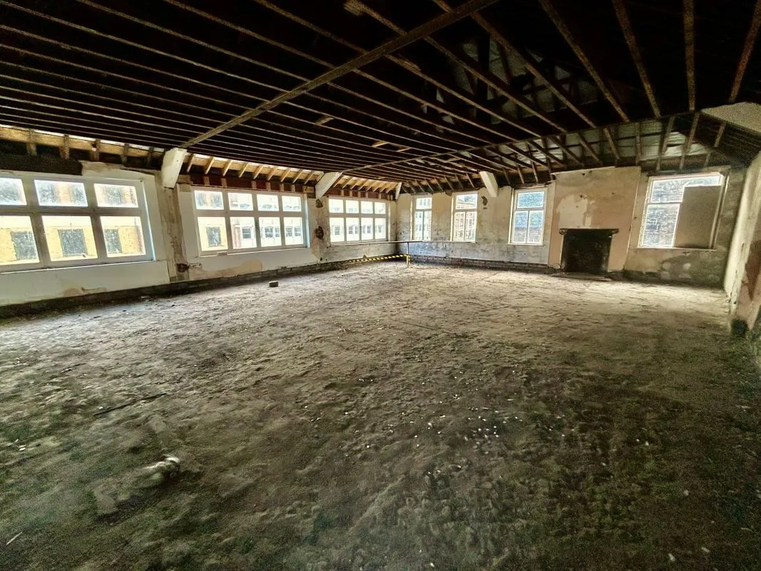 Prominent property on Churchill way and close to Queen street extending to approximately 8,571 sqft (796sqm) which could be suitable for a variety of uses, subject to consents.