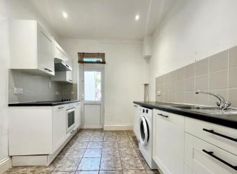 Two bedroom terraced house set on the desirable Cottrell Road in Roath. The property is a short walk away from Cathays and Cardiff City Centre. Sold with vacant possession.