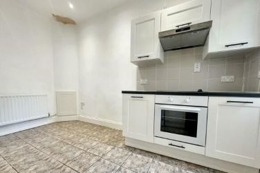 Two bedroom terraced house set on the desirable Cottrell Road in Roath. The property is a short walk away from Cathays and Cardiff City Centre. Sold with vacant possession.