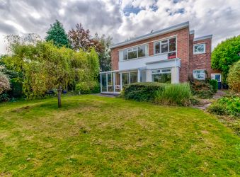 Unique and private four bedroom detached property in extensive grounds in this popular area with far reaching views. In very good condition but in need of complete modernisation throughout.