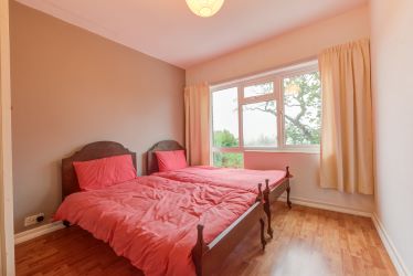 Unique and private four bedroom detached property in extensive grounds in this popular area with far reaching views. In very good condition but in need of complete modernisation throughout.