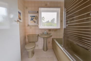 Unique and private four bedroom detached property in extensive grounds in this popular area with far reaching views. In very good condition but in need of complete modernisation throughout.