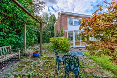 Unique and private four bedroom detached property in extensive grounds in this popular area with far reaching views. In very good condition but in need of complete modernisation throughout.