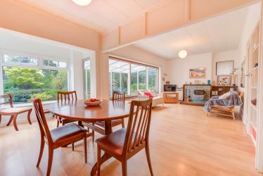 Unique and private four bedroom detached property in extensive grounds in this popular area with far reaching views. In very good condition but in need of complete modernisation throughout.