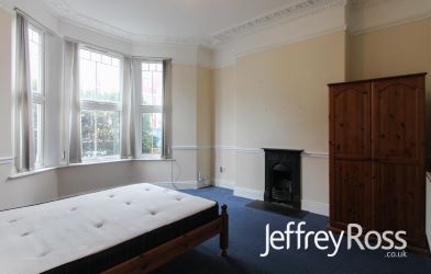 Three storey period investment property in this popular road. Arranged as 3 X Two bedroom apartments with current income totalling £2900pcm (£34,800pa), representing a 10% Initial gross yield.