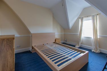 Three storey period investment property in this popular road. Arranged as 3 X Two bedroom apartments with current income totalling £2900pcm (£34,800pa), representing a 10% Initial gross yield.