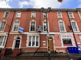 An Impressive Grade II listed three-storey red brick mid terraced office building. Partially modernised recently and also benefiting from a modern extension with its own stair core. Total area of 4020 sqft (373sqm) approx.