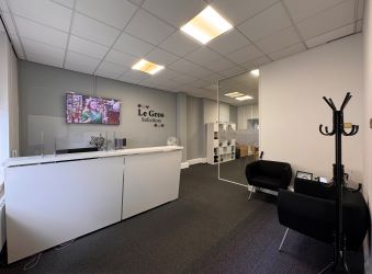 An Impressive Grade II listed three-storey red brick mid terraced office building. Partially modernised recently and also benefiting from a modern extension with its own stair core. Total area of 4020 sqft (373sqm) approx.