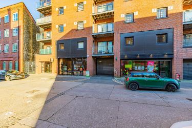 Vacant retail unit extending to 240sqft (22sqm) approx located on the outskirts of Cardiff city centre. Let until very recently for £6500pa representing an Initial gross yield of 14.5%.