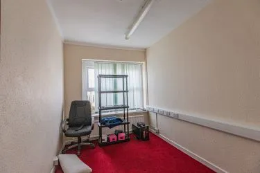 Workshop and two storey offices extending to a total of 9121 sqft (847sqm) approx in this popular and well-positioned industrial estate.