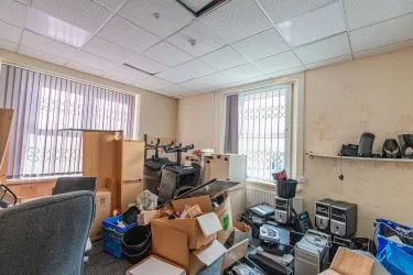 Workshop and two storey offices extending to a total of 9121 sqft (847sqm) approx in this popular and well-positioned industrial estate.