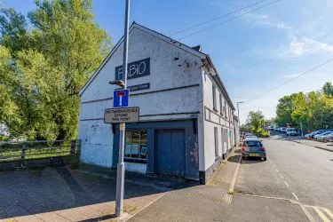 Extensive semi-detached former pub and most recently gift shop and gallery (Fabio) which has been partly re-developed to offer four apartments to the upper floors (two completed) with further potential to the lower floors for commercial or residential use, (subject to consents).