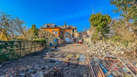 June 10th Auction - Substantial semi-detached period property in a generous plot, in this landmark Penarth location. Planning applied for a rear two storey extension to then provide a five bedroom, four bathroom modern home extending to approximately 3500sqft. (Planning ref - 2025/00048/FUL)