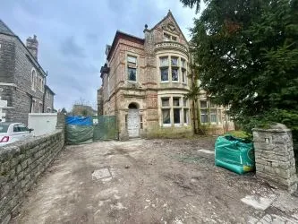 June 10th Auction - Substantial semi-detached period property in a generous plot, in this landmark Penarth location. Planning applied for a rear two storey extension to then provide a five bedroom, four bathroom modern home extending to approximately 3500sqft. (Planning ref - 2025/00048/FUL)