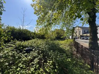 Detached workshop and approx. 50feet of land in a popular location in Tredegar with development potential for variety of uses subject to necessary planning consents.